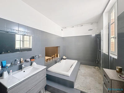 Maison ancienne - 177 m² - 6 pièces