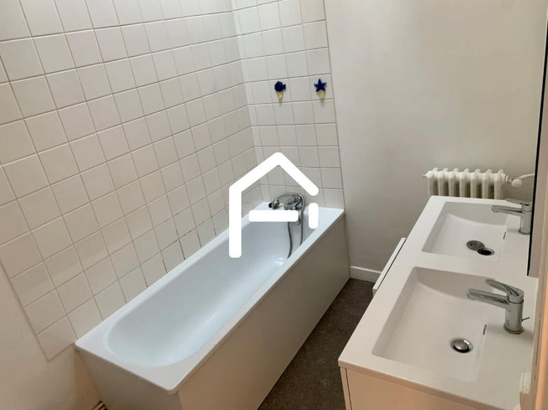 Appartement - 99 m² - 4 pièces