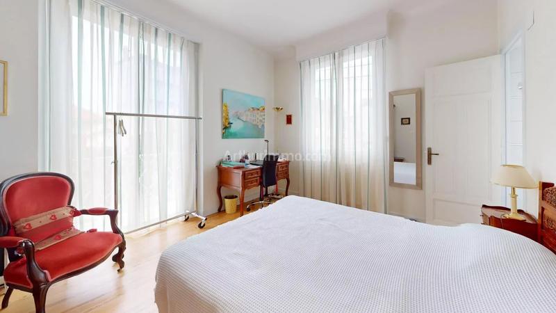 Maison - 285 m² - 7 pièces