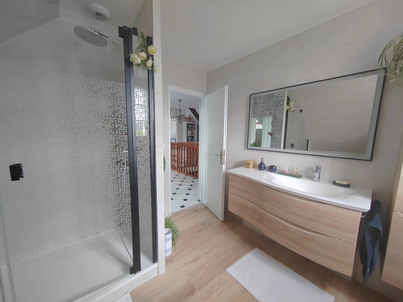 Maison - 140 m² - 6 pièces