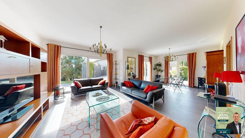 Maison - 256 m² - 7 pièces