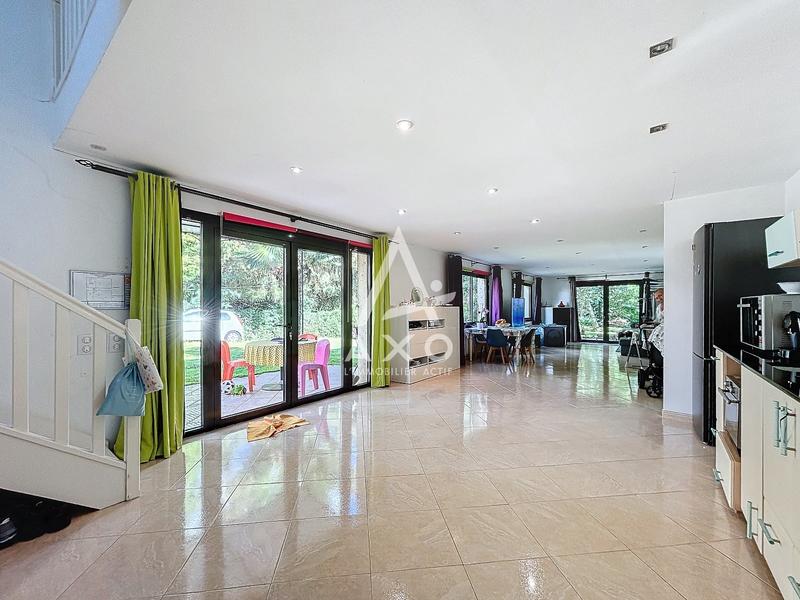 Maison - 122 m² - 4 pièces