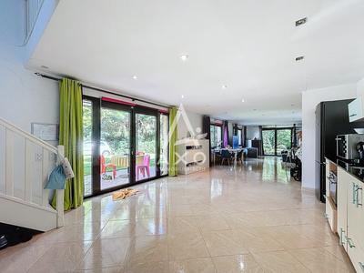 Maison - 122 m² - 4 pièces