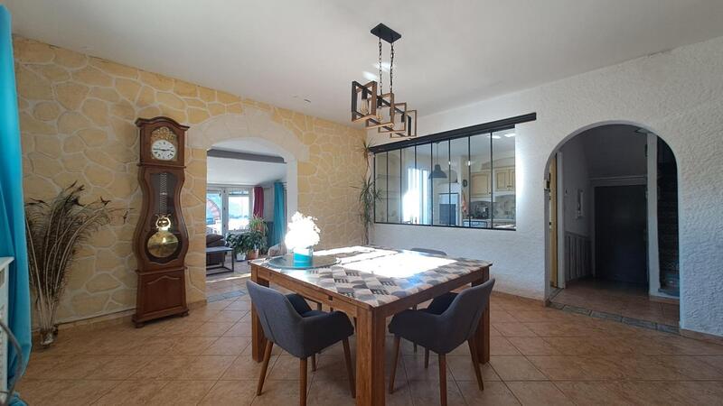 Maison - 142 m² - 7 pièces