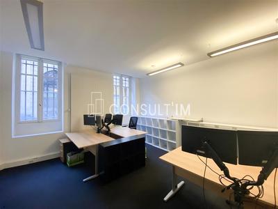 Bureau - 325 m²