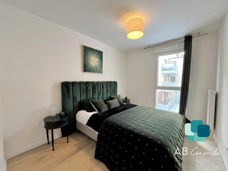 Appartement - 100 m² - 4 pièces