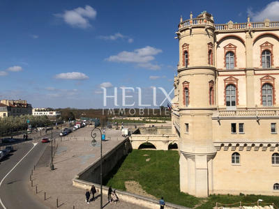 Maison - 216 m² - 6 pièces