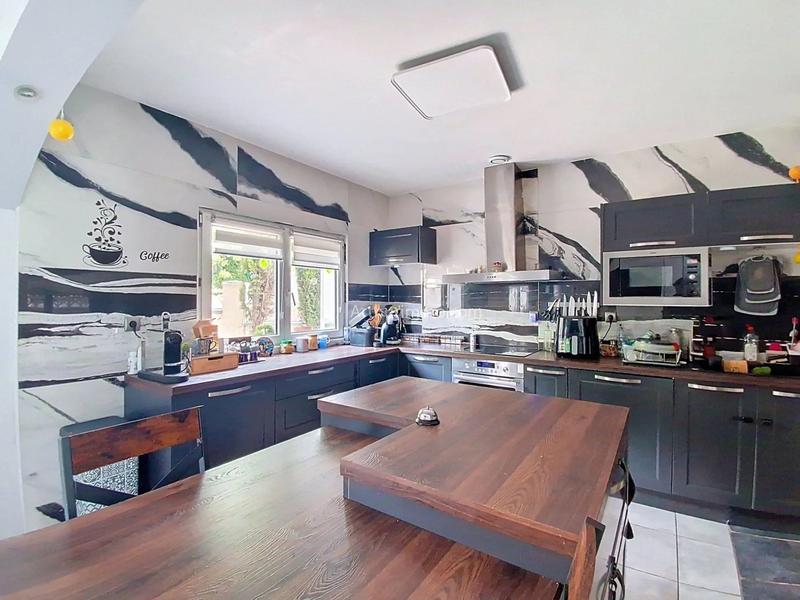 Maison - 136 m² - 7 pièces