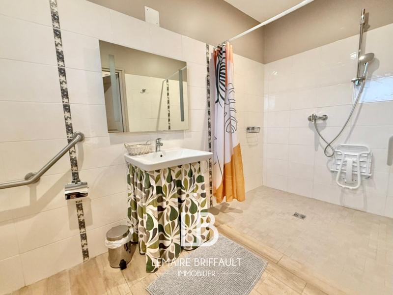 Maison - 570 m² - 16 pièces