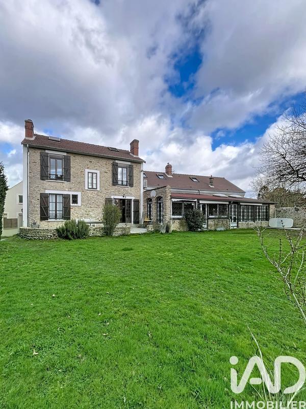 Maison - 235 m² - 7 pièces