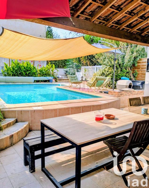 Maison - 213 m² - 7 pièces