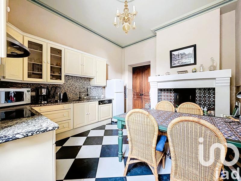 Maison - 402 m² - 12 pièces