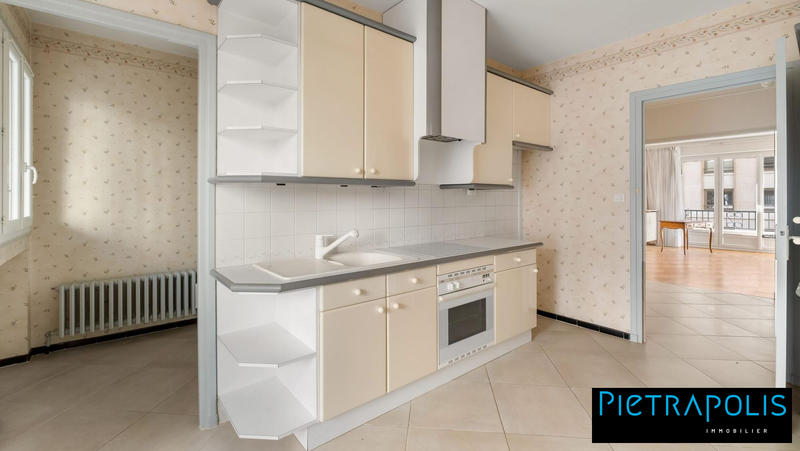 Appartement - 98 m² - 3 pièces