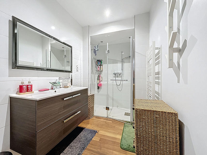 Maison - 439 m² - 11 pièces