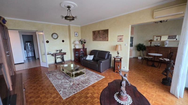 Appartement - 100 m² - 4 pièces