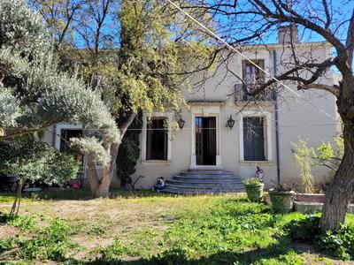 Maison - 259 m² - 9 pièces