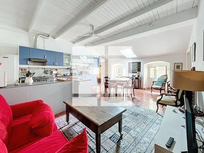 Appartement - 82 m² - 2 pièces