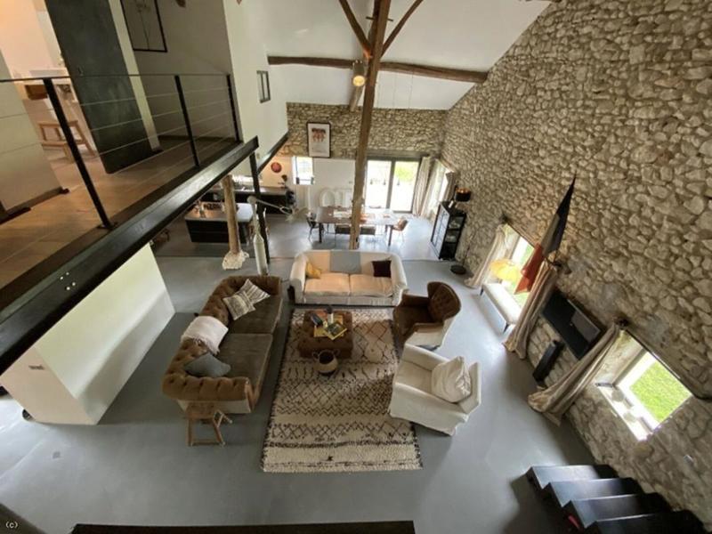 Maison - 333 m² - 10 pièces