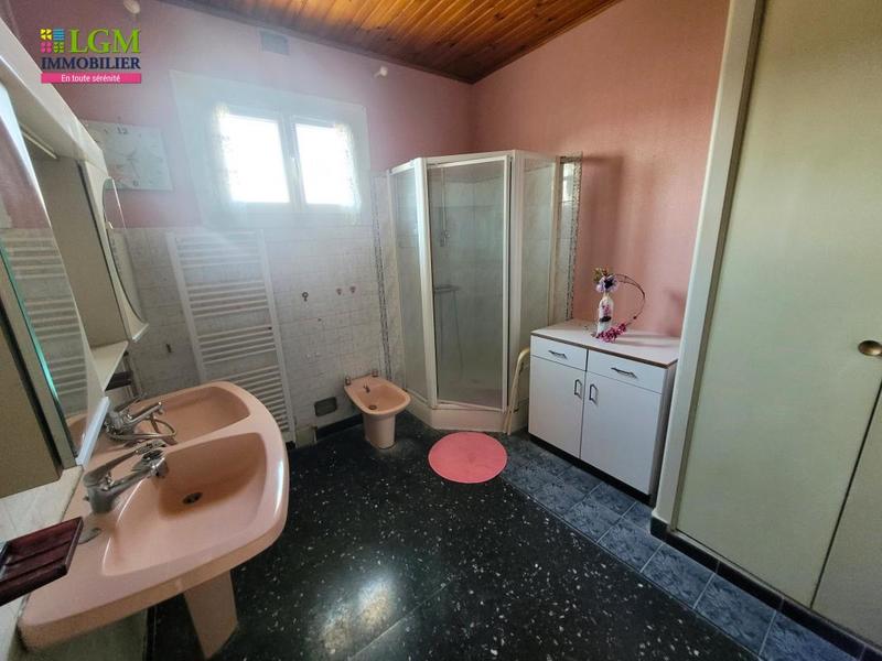 Maison - 234 m² - 9 pièces