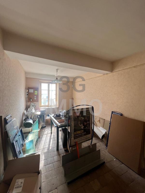 Immeuble - 102 m² - 5 pièces