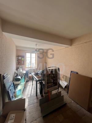 Immeuble - 102 m² - 5 pièces