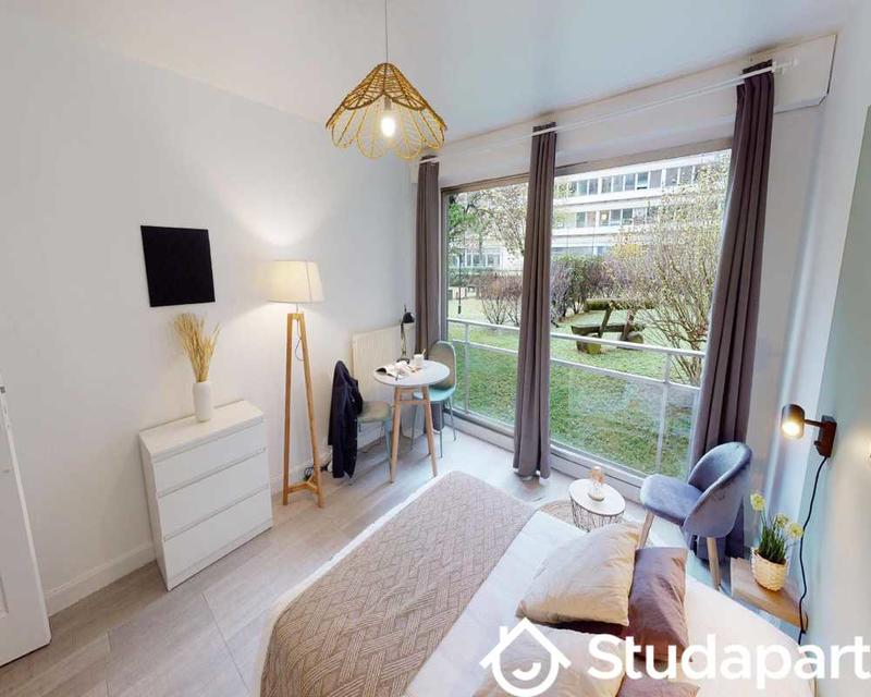 Chambre - 70 m² - 1 pièce