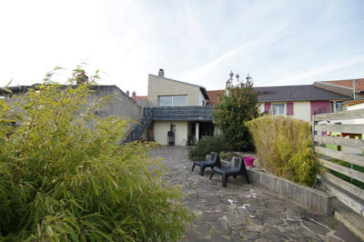 Maison de village - 254 m² - 8 pièces