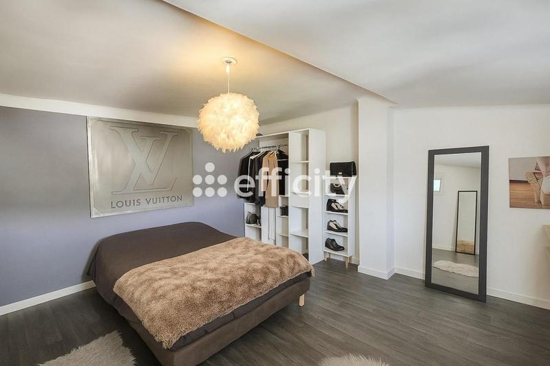 Appartement - 125 m² - 6 pièces