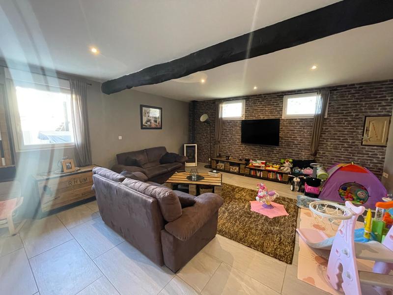 Maison - 216 m² - 5 pièces