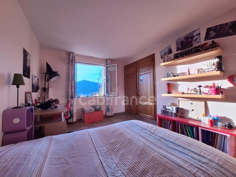 Maison - 192 m² - 7 pièces