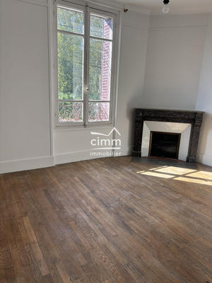 Maison traditionnelle - 107 m² - 7 pièces