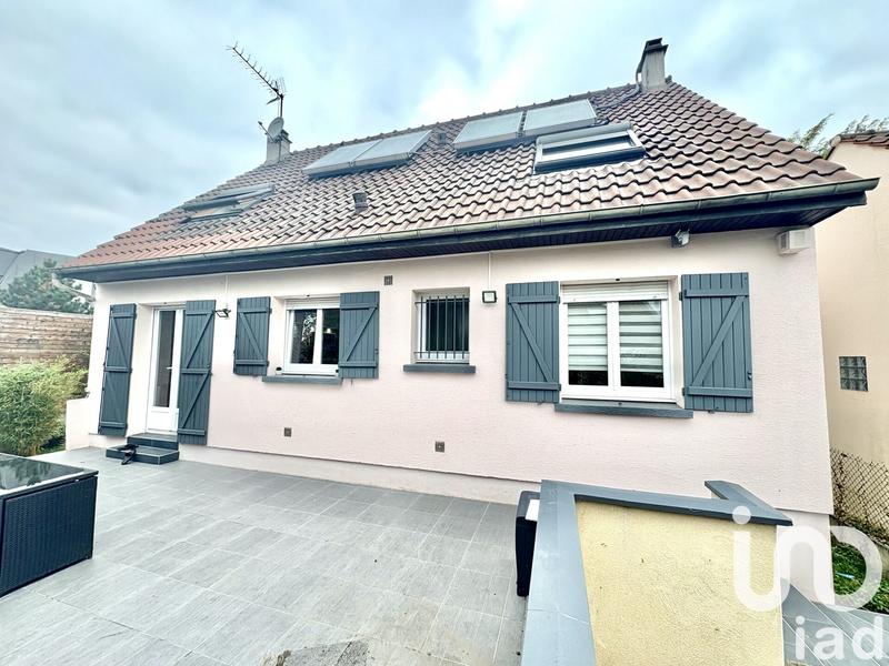 Maison - 137 m² - 8 pièces