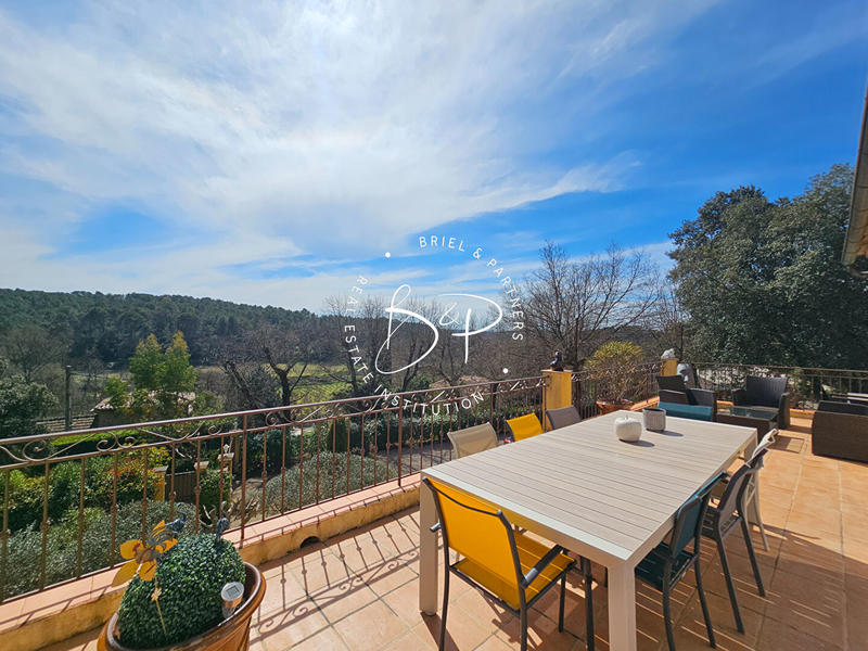 Maison - 146 m² - 6 pièces