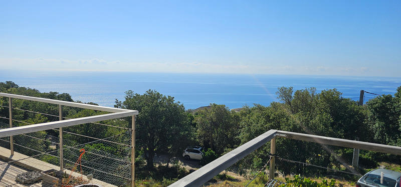 Maison - 240 m² - 7 pièces