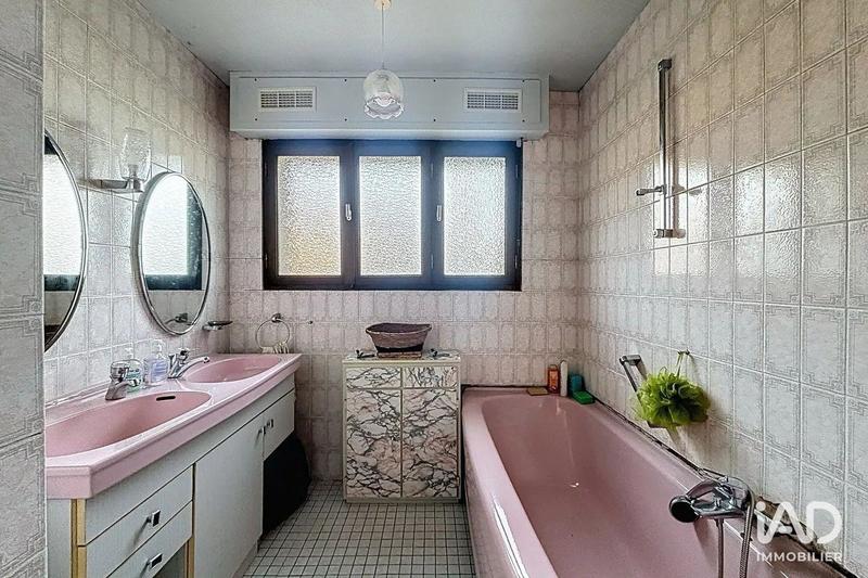 Maison - 93 m² - 4 pièces