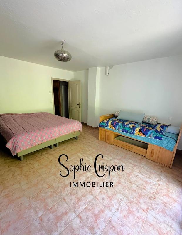 Villa - 245 m² - 8 pièces