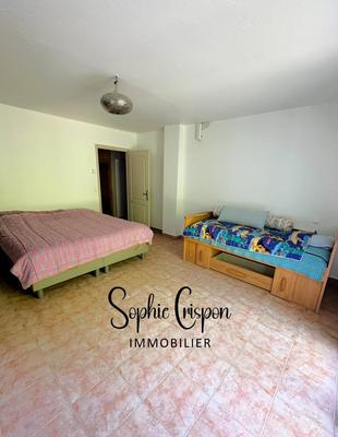 Villa - 245 m² - 8 pièces