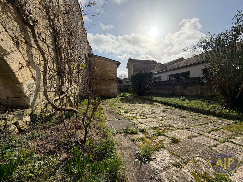 Maison - 346 m² - 11 pièces