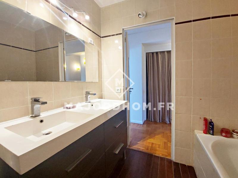 Appartement - 100 m² - 5 pièces