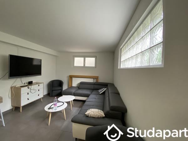 Chambre - 12 m² - 1 pièce