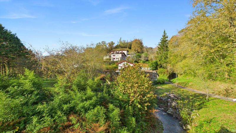 Maison - 200 m² - 9 pièces