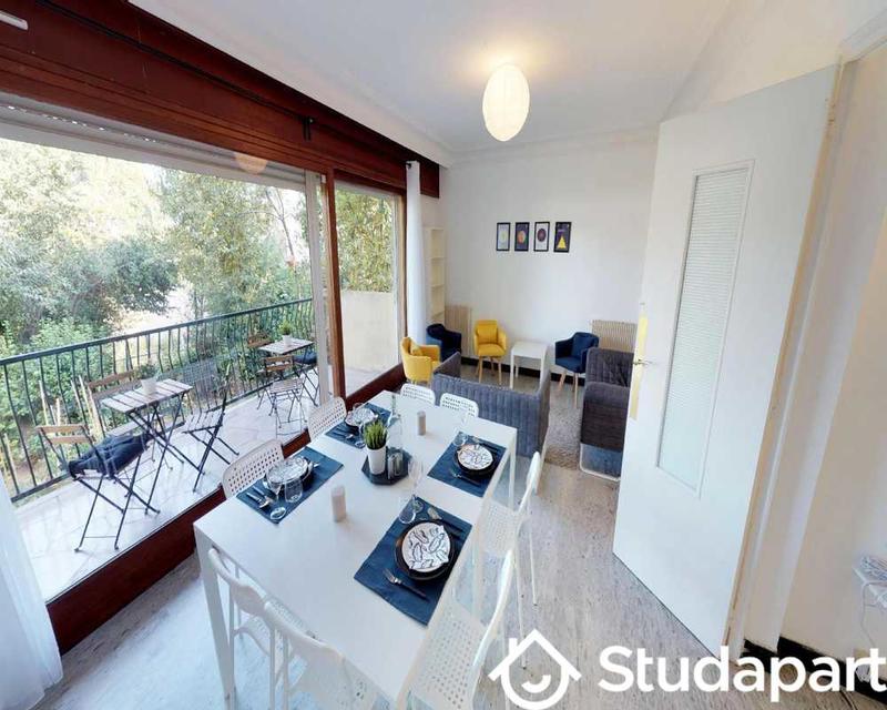 Chambre - 120 m² - 1 pièce