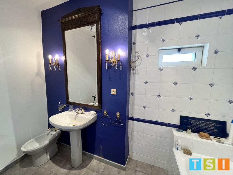 Maison - 184 m² - 6 pièces