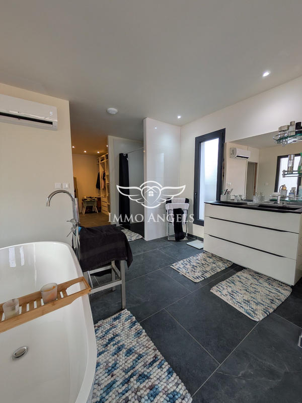 Maison contemporaine - 206 m² - 5 pièces