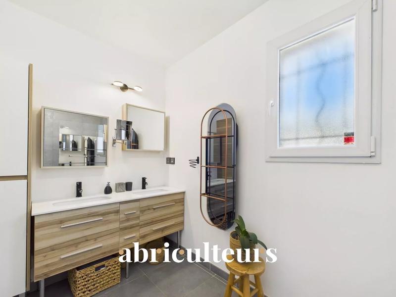 Maison - 139 m² - 5 pièces