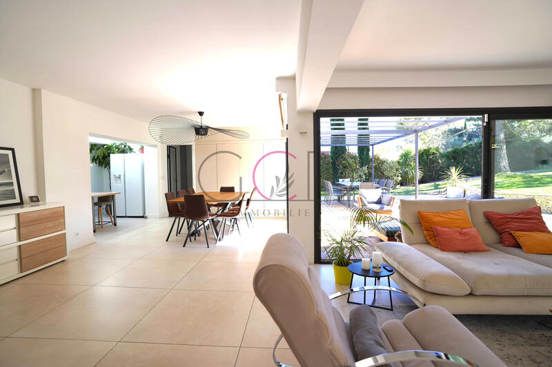 Maison - 200 m² - 8 pièces