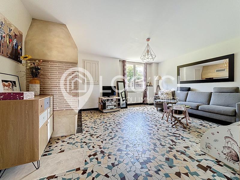 Maison - 225 m² - 8 pièces