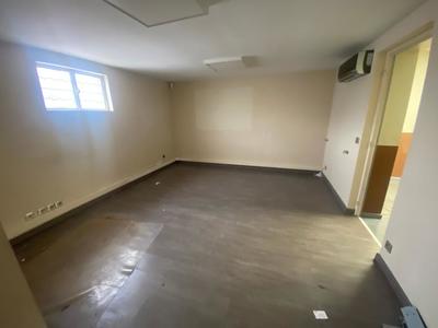 Entrepôt - 273 m²