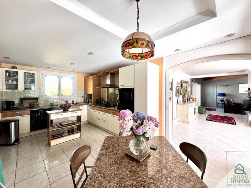 Villa - 240 m² - 7 pièces