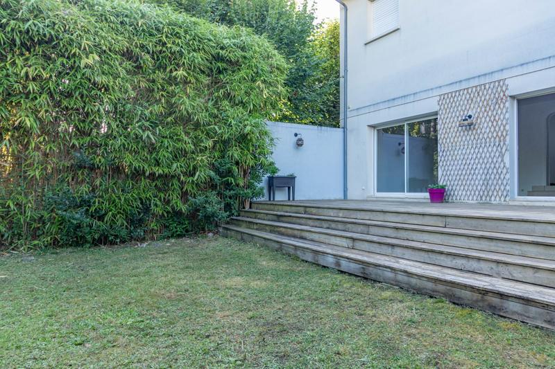 Maison - 200 m² - 8 pièces